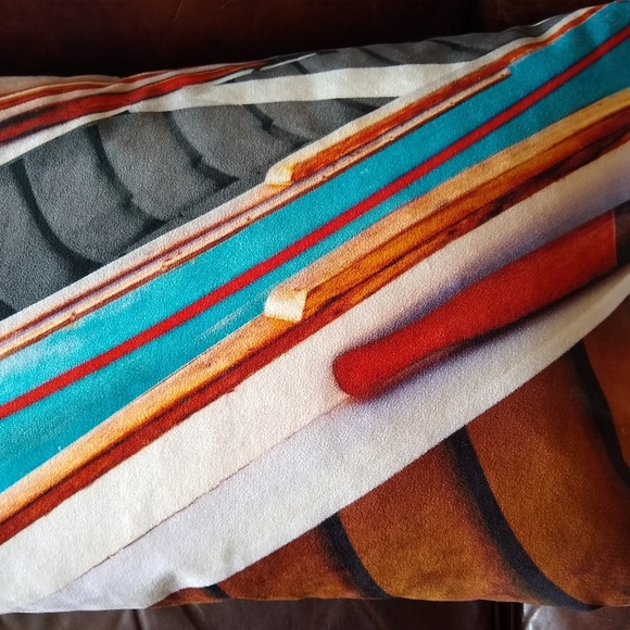 Coast & Valley. Entirely designed and made in France. 26x15". Velvet. Down fill. - Picture 3 of 6